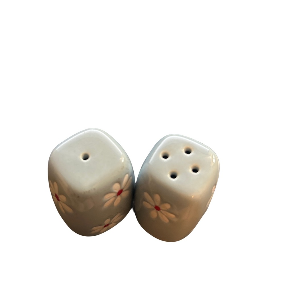 Pfaltzgraff Vintage Salt & Pepper Shakers Daisies Dazee - Picture 2 of 5